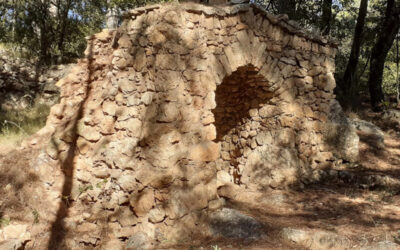 Taller de reconstrucció d’una Barraca de Pedra seca a Farena